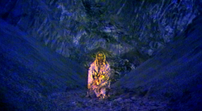 Jenny Wilson – Pyramids (Rose Out Of Our Pain)